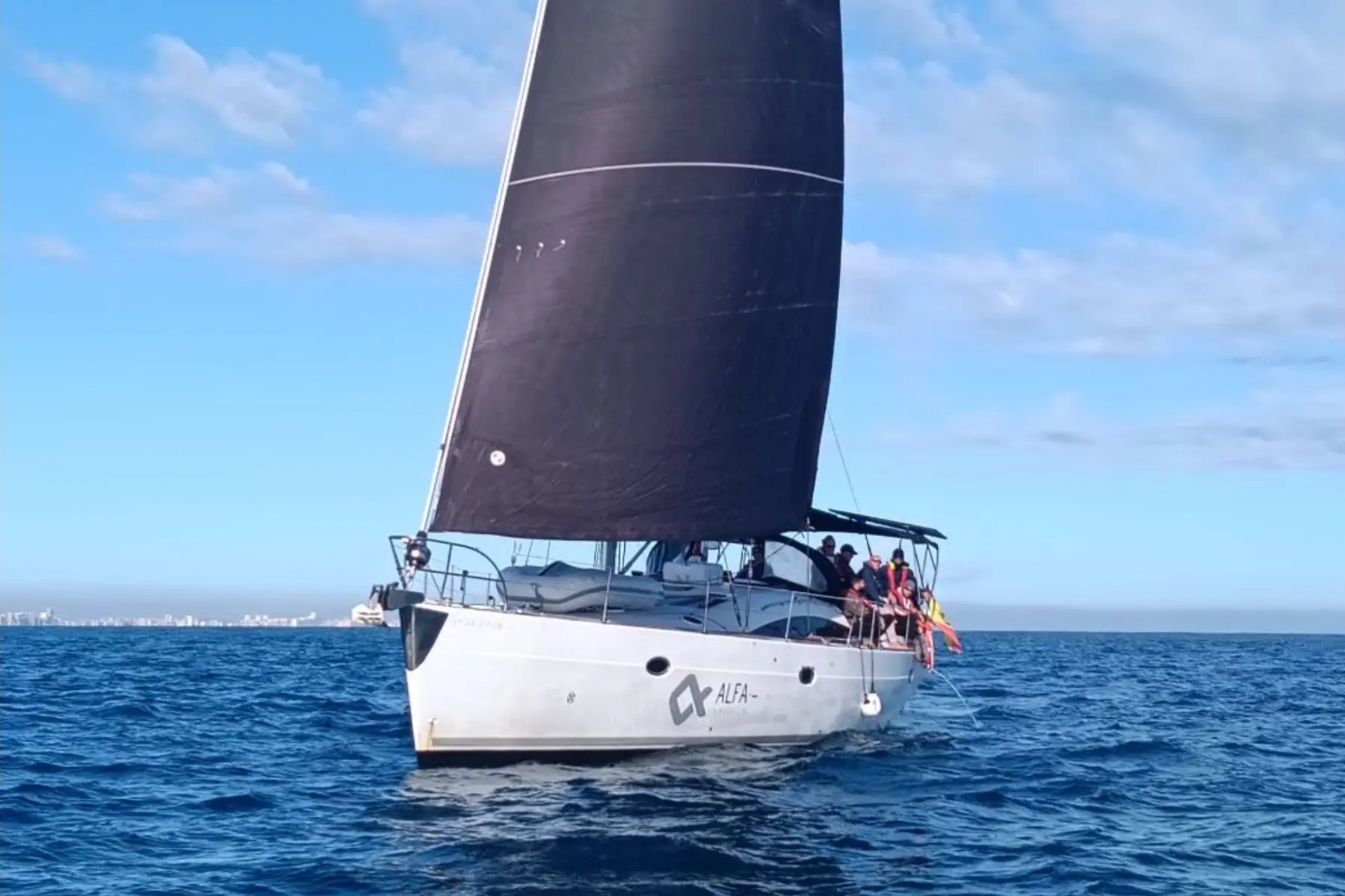 Tripulación durante una travesía de Patrón de Yate