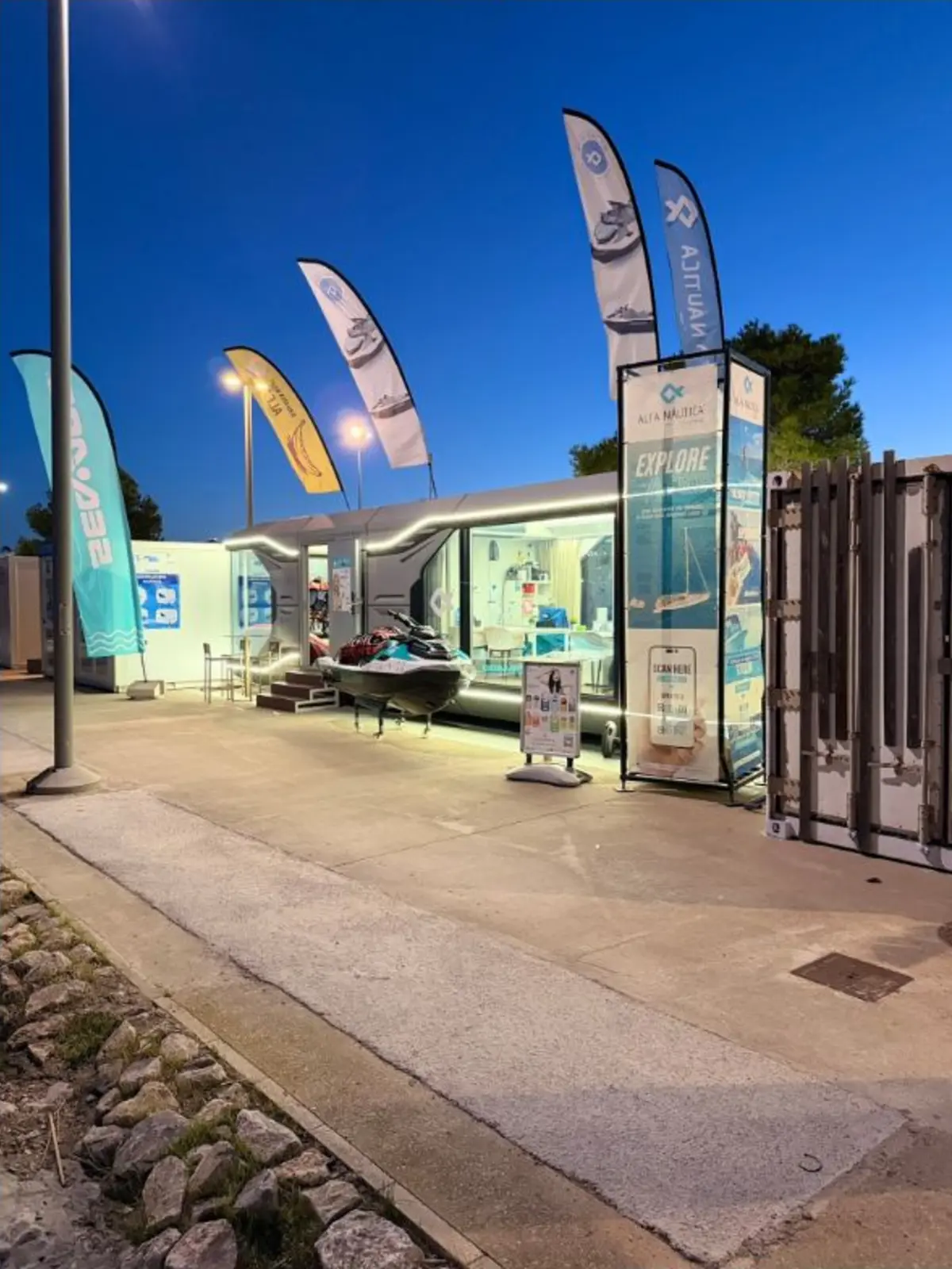 Exterior de Alfa Escuela Náutica en Marina Port Valencia